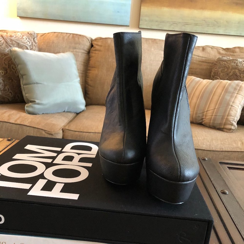 Michael Antonio black booties size 7.5